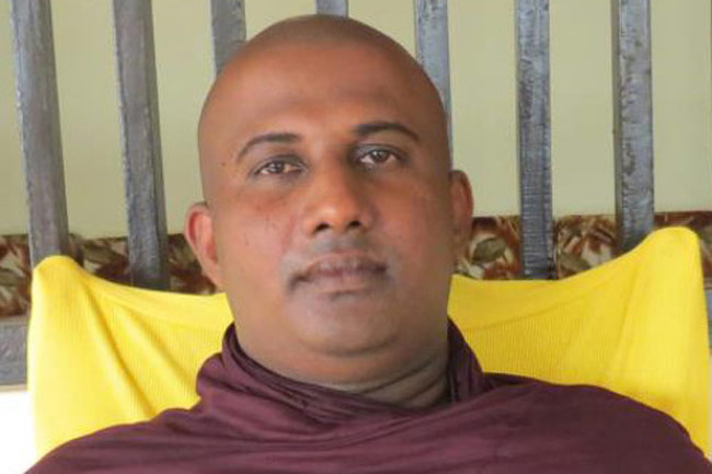 1623309119-Magalkande-Sudaththa-Thero-contracts-COVID-19-B.jpg