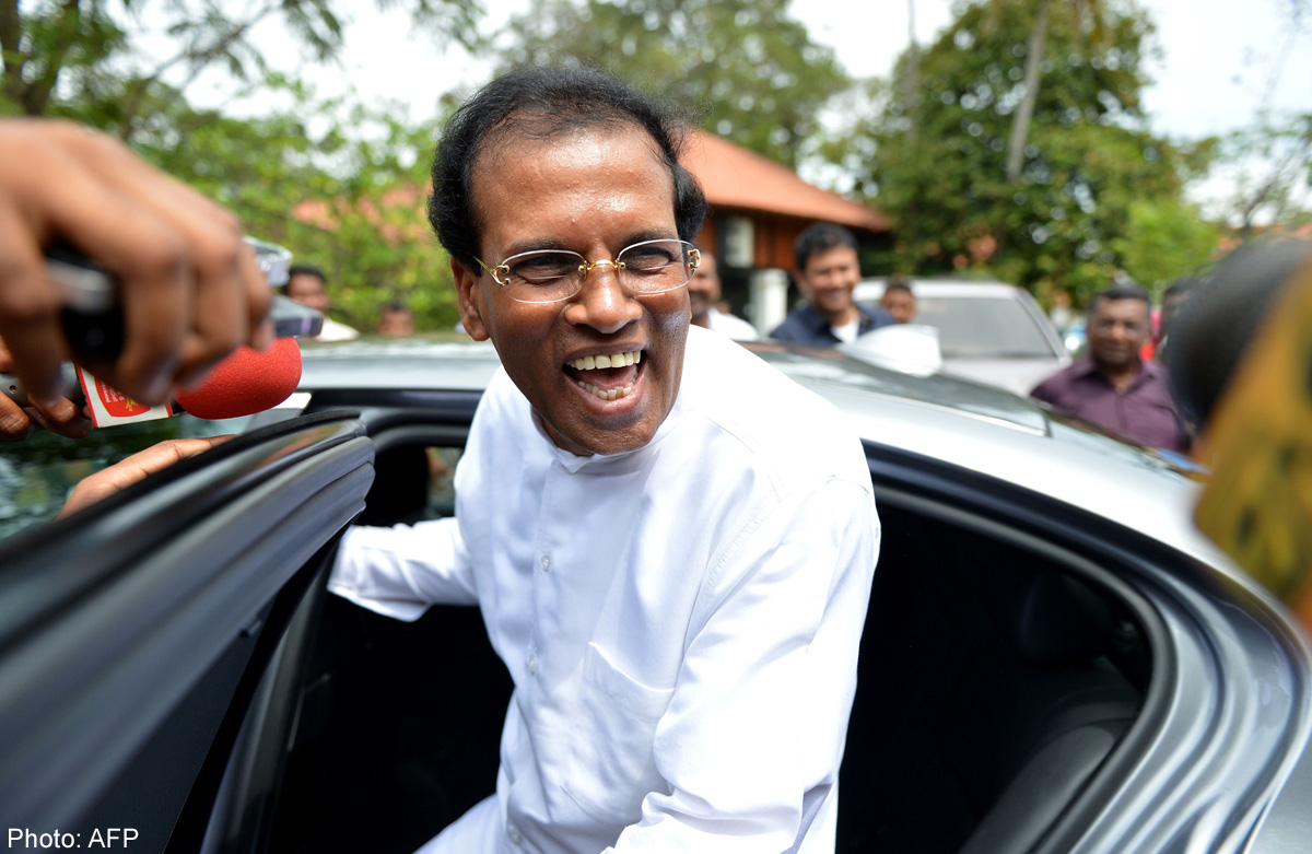 20141121-afp-MaithripalaSirisena.jpg