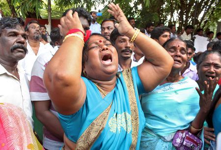 2016-12-05T123428Z_1_LYNXMPECB40SP_RTROPTP_2_INDIA-JAYALALITHAA.JPG.cf.jpg