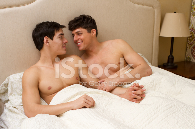 38856320-gay-men-in-bed-talk.jpg