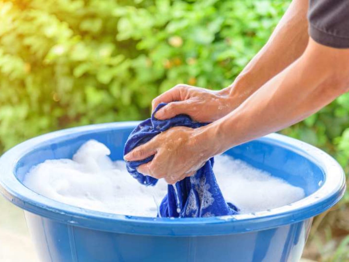 64-How-to-Hand-Wash-Clothes-for-Homestead-Living-ss-1200x900.jpg
