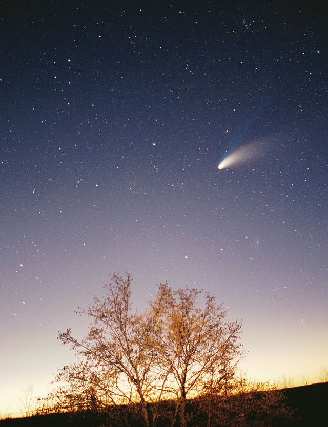640px-Comet-Hale-Bopp-29-03-1997_hires_adj.jpg