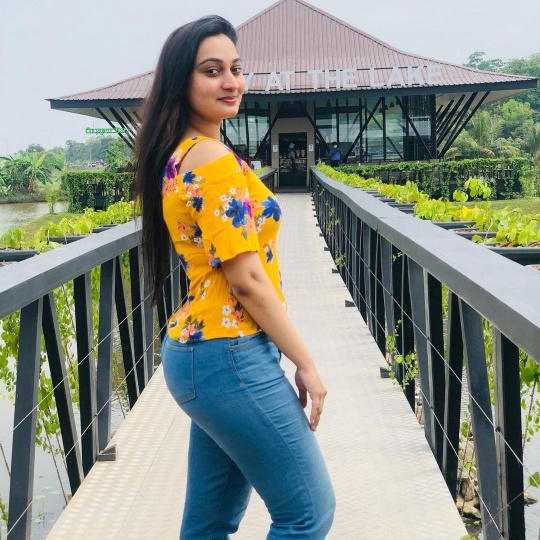 amisha_vidubhashini_20210326_130816_1_copy_540x540.jpg
