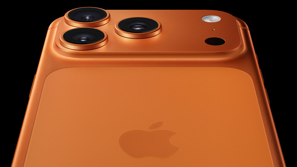 Apple-iPhone-17-Pro-camera-close-up-250909_big.jpg.large.jpg