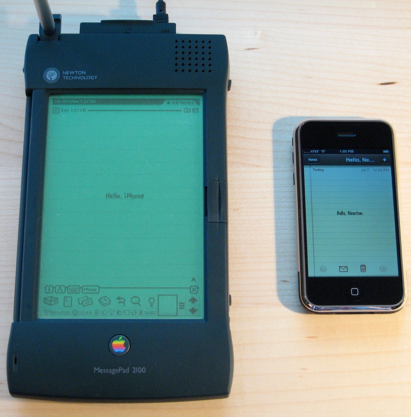 Apple_Newton_and_iPhone.jpg
