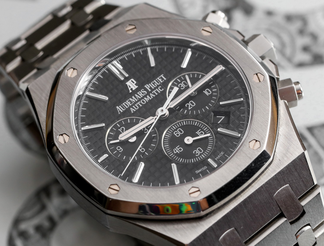 Audemars-Piguet-Royal-Oak-Chronograph-41mm-aBlogtoWatch-07.jpg