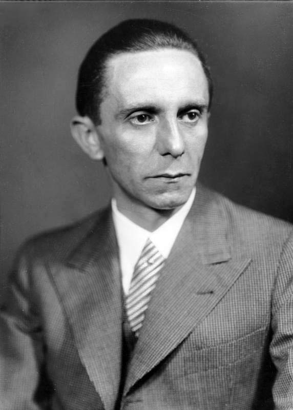 Bundesarchiv_Bild_146-1968-101-20A,_Joseph_Goebbels.jpeg