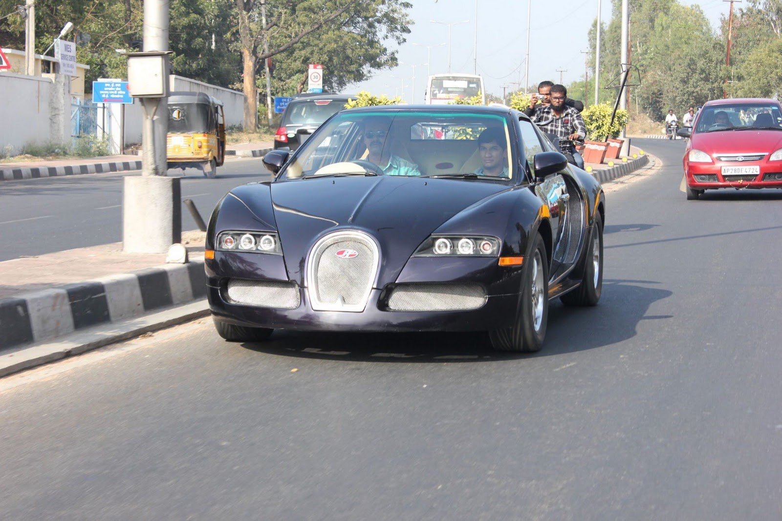 cant-afford-a-bugatti-veyron-how-about-a-distorted-suzuki-based-replica-photo-gallery_26.jpg