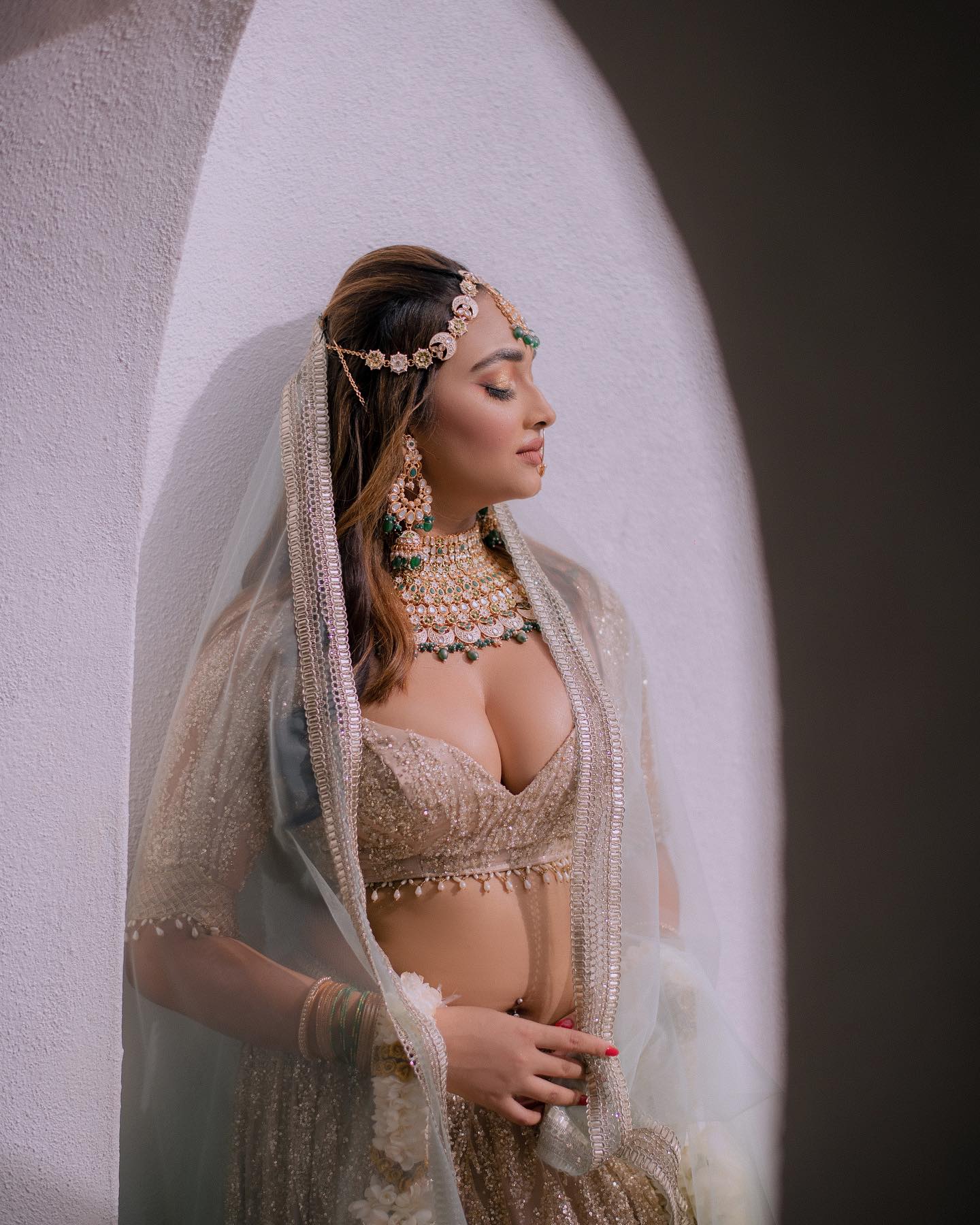 deshani_neha.ra_1705667046_3283695640183347818_52177756570.jpg
