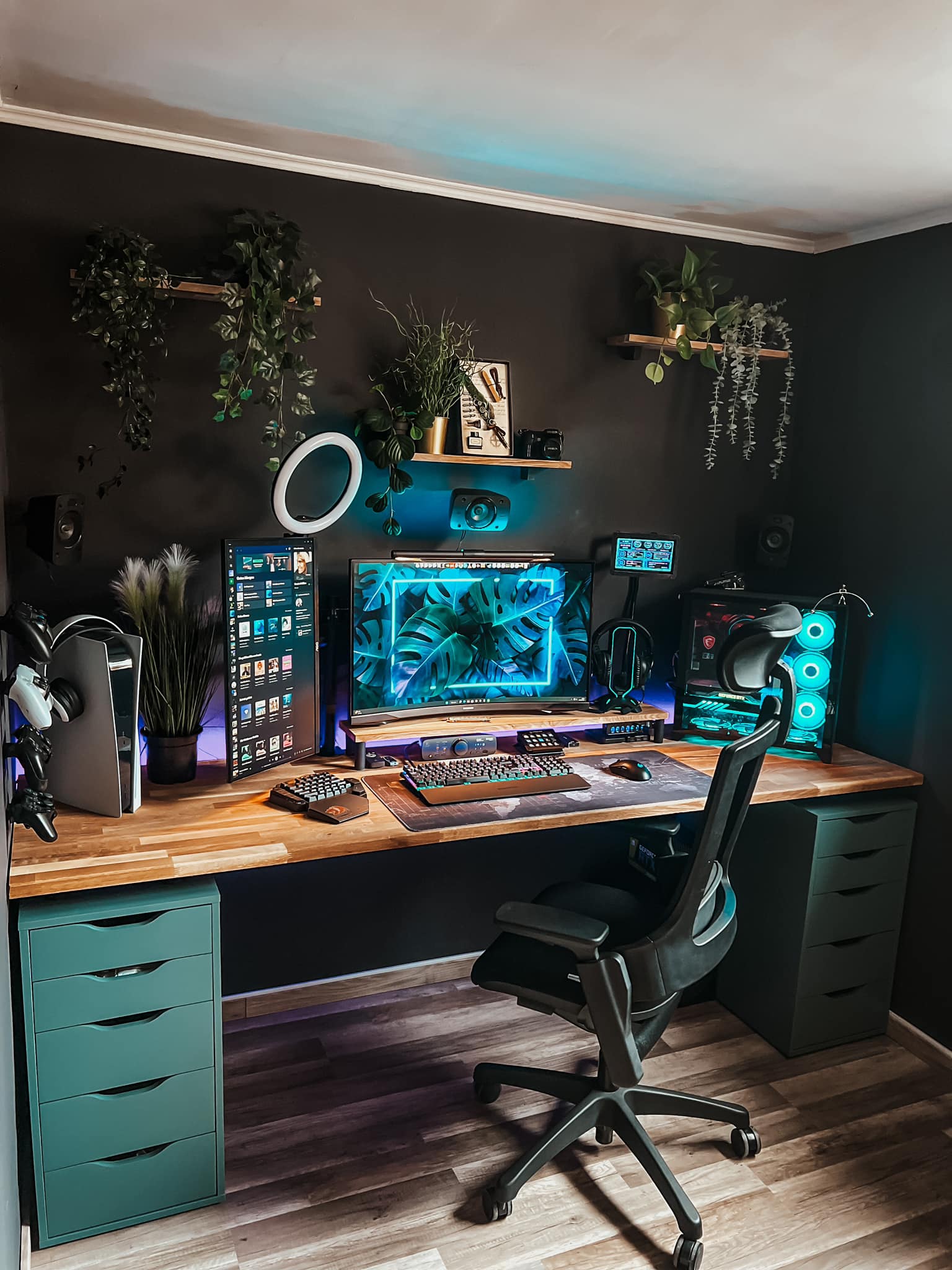 desk.jpg