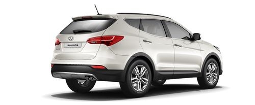 hyundai-santa-fe-rear-angle-view.jpg