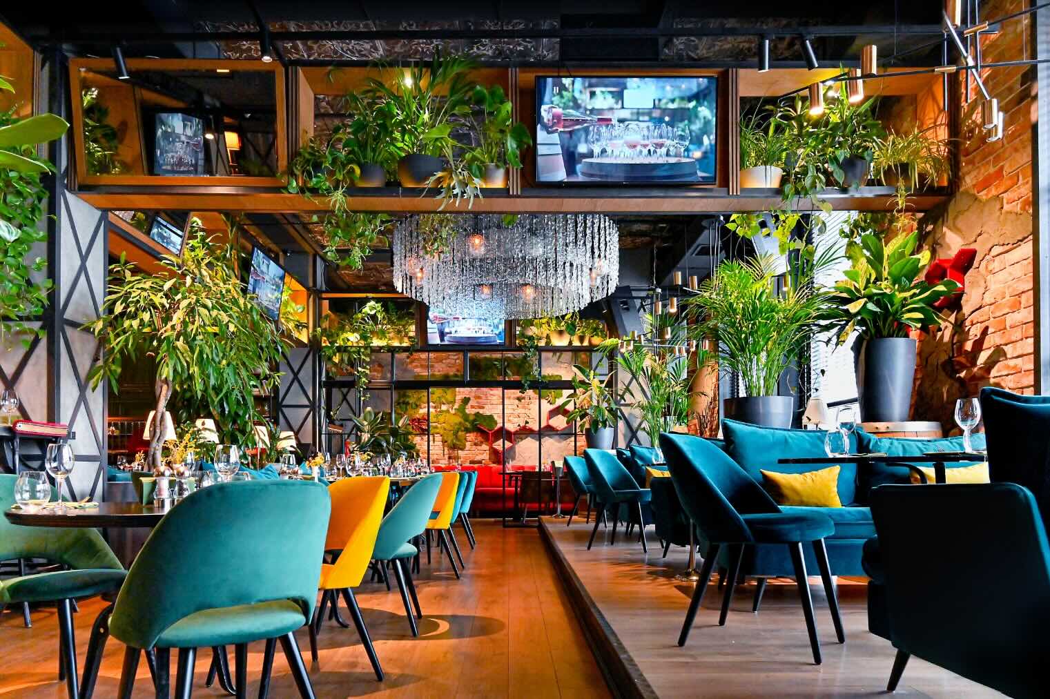 Intérieur restaurant - Restaurant interior.jpeg