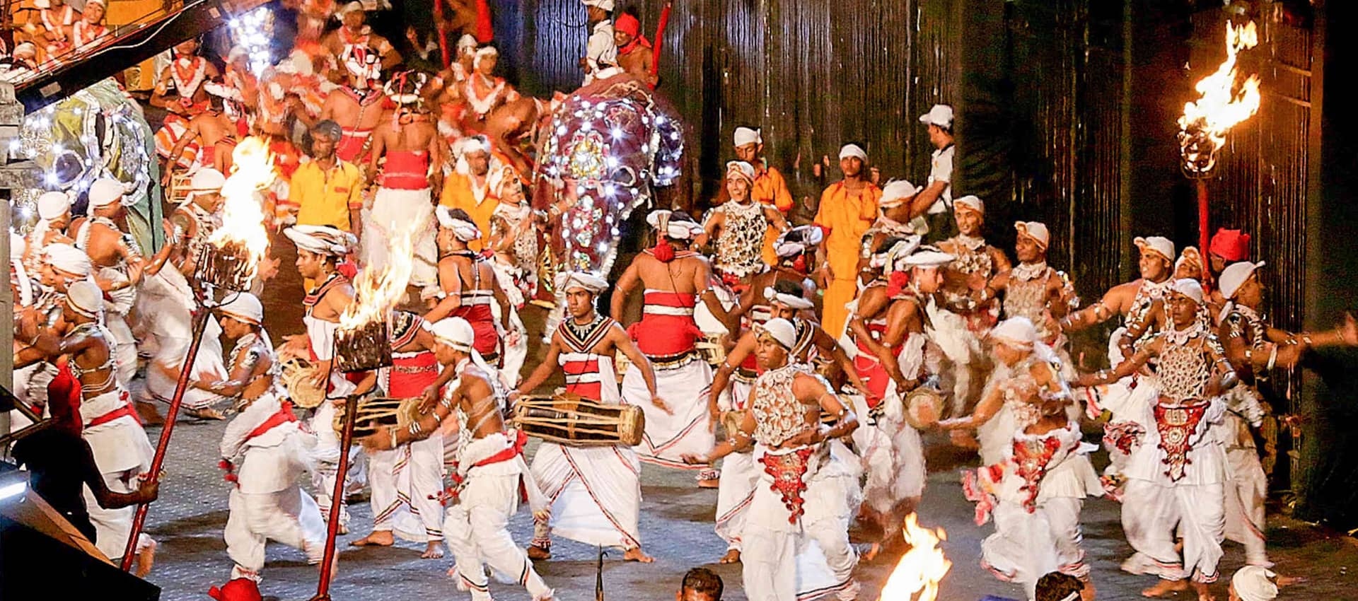 Kandy-Perahera-header.jpg