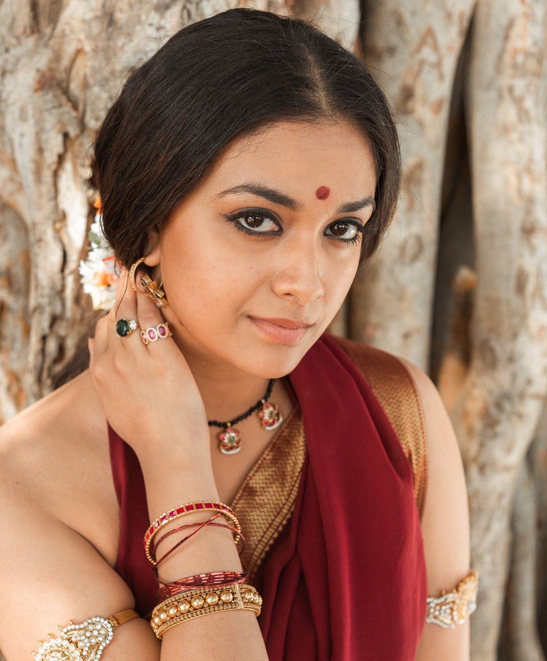 keerthysureshofficial_1638628710215181.jpg