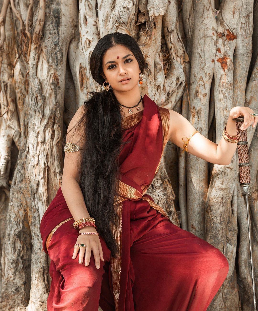 keerthysureshofficial_1638628710215430.jpg