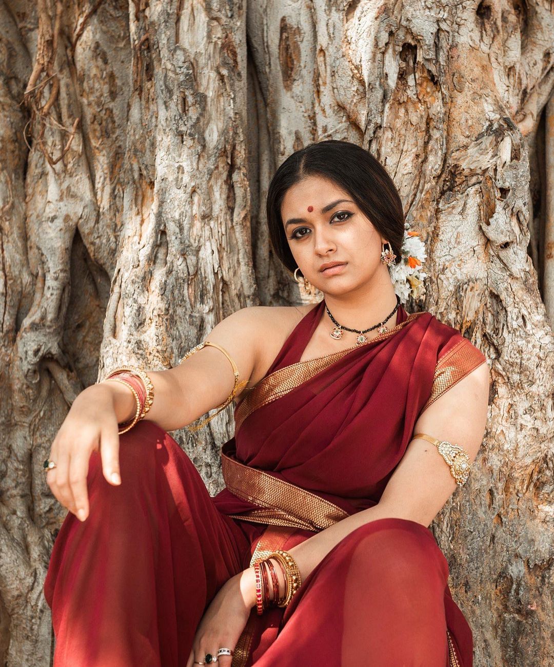 keerthysureshofficial_1638628710215526.jpg