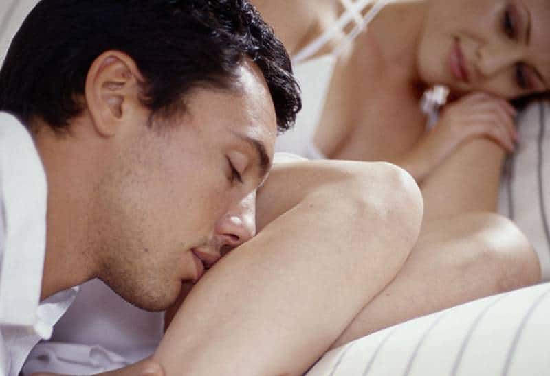 man-kissing-woman-leg.jpg