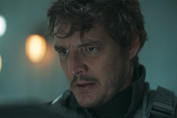 mandalorian-shows-his-face.jpg