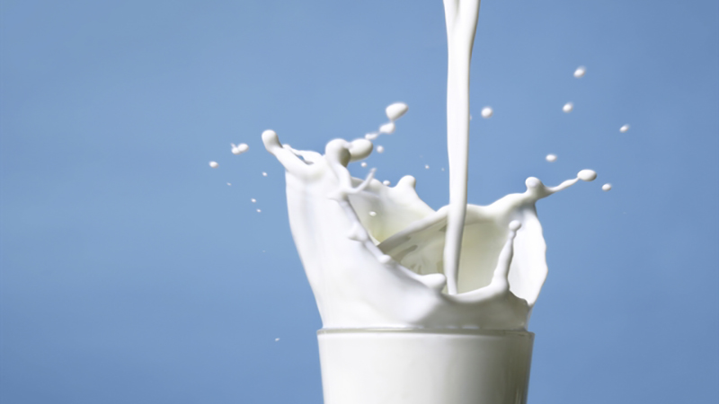 milk glass_0.jpg