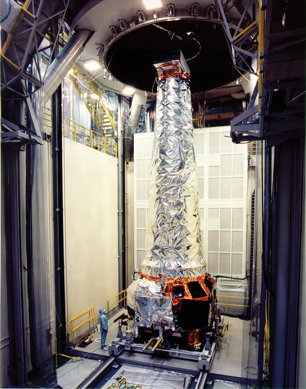 NASA-Chandra-X-ray-Observatory-vacuum-chamber.jpg