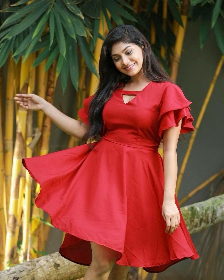 nayomi_thakshi_20201117_062418_0.jpg