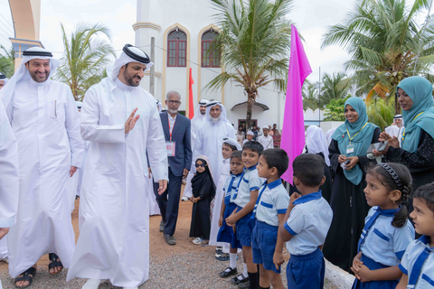 Photo1-_Sultan_bin_Ahmed_visits_Al_Rahma_Village_in_Sri_Lanka_(Photo_AET.jpg