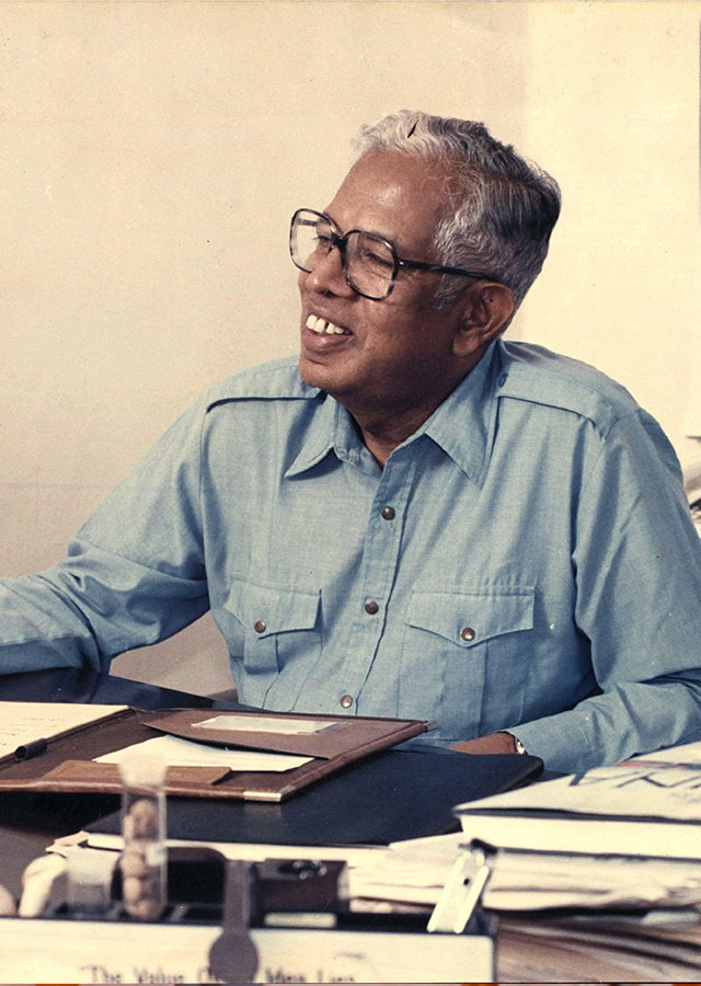 Prof Cyril Ponnamperuma.jpg