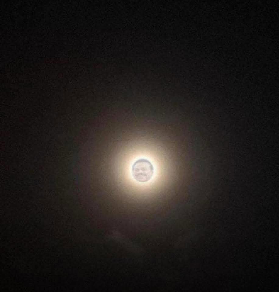 Red moon.jpg