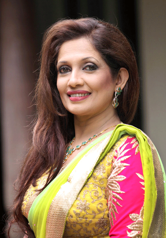 sabeetha-perera-6c552a2f-5ae6-4073-bbcc-a2c3e64b3ae-resize-750.gif