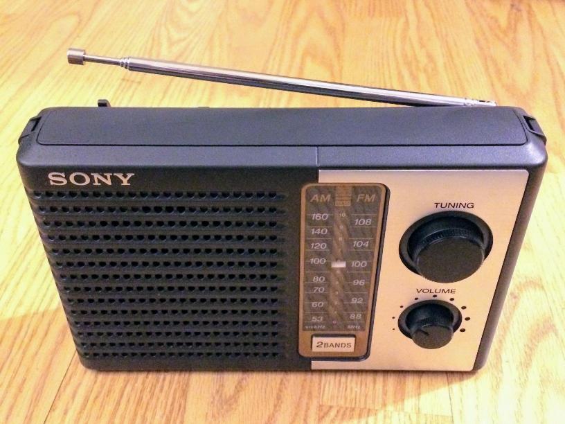 Sony ICF-F10 Radio.jpg