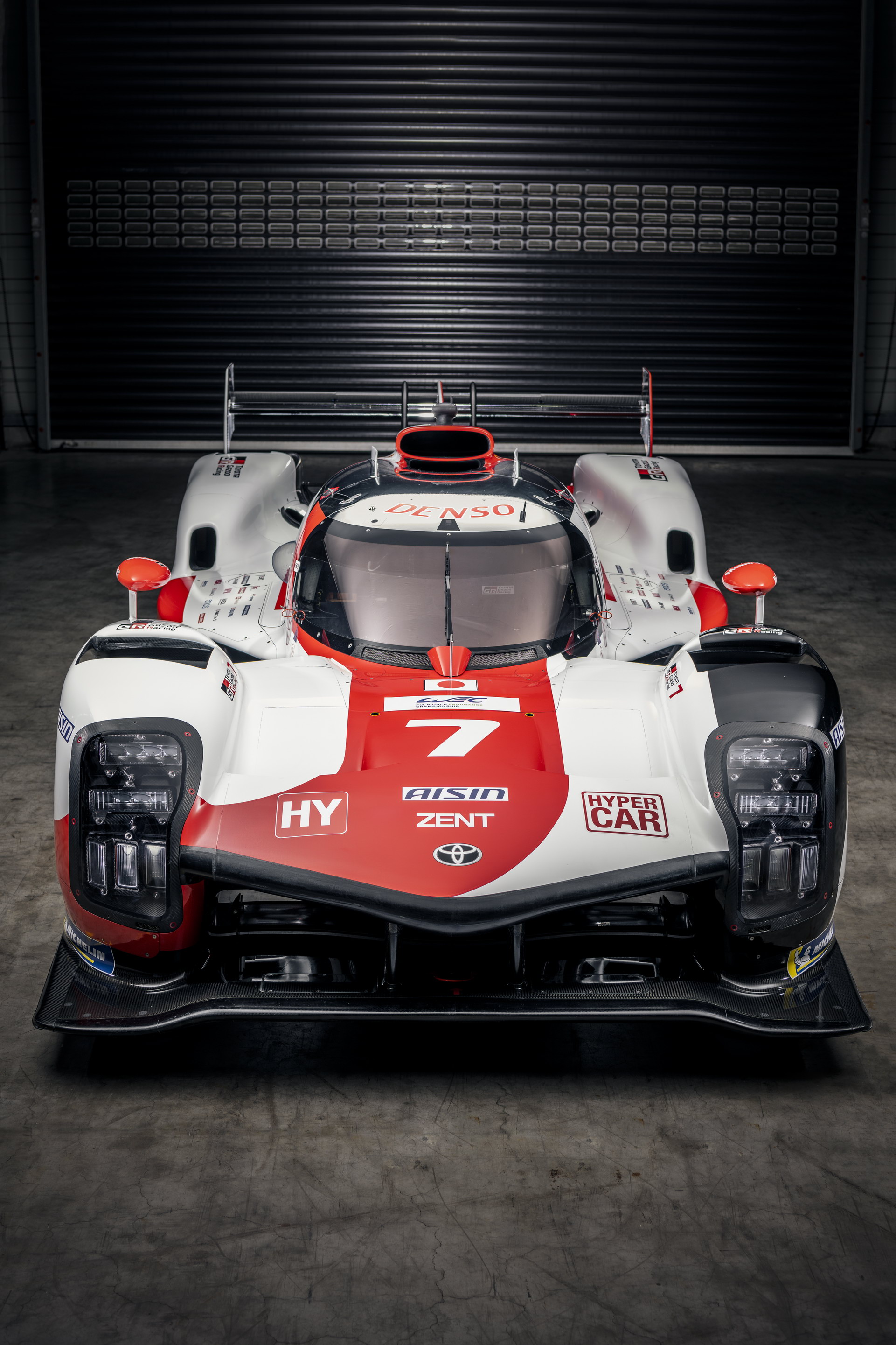 Toyota-Gazoo-GR010-Hybrid-Supercar-5.jpg