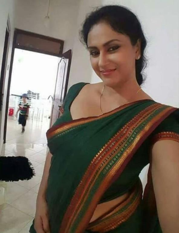 Very-hot-Telugu-aunty-28_1.jpg