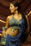 nayanthara_latest_hot_images_pics_stills_02.jpg