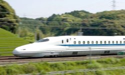 the-ministry-of-construction-backs-a-dual-purpose-design-for-a-new-north-south-high-speed-rail...jpg