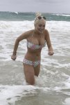 801106114_LindsayLohanNipSlipHawaii6_122_211lo.jpg