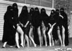 hot_weird_funny_amazing_cool6_burqa-burka-afganistan-women-10_200907271659315548.jpg