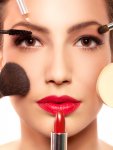 rby-woman-red-lips-make-up-tools-de.jpg