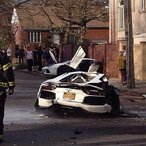 rsz_lamborghini-aventador-crash-in-brooklin-splits-car-in-half-medium_2.jpg