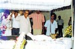 bernard-soysa-saluting-a-fallen-hero.jpg