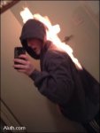 1 On-fire Most Famouse Extreme Selfies www.aluth.com.jpg