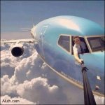 11 plane Most Famouse Extreme Selfies www.aluth.com.jpg