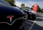 2017-06-22T151024Z_2_LYNXMPED5L13Q_RTROPTP_3_TESLA-SHAREHOLDERS_original.jpg