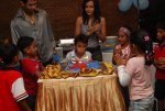 nilanka%20dilshan%20and%20kids[1].jpg